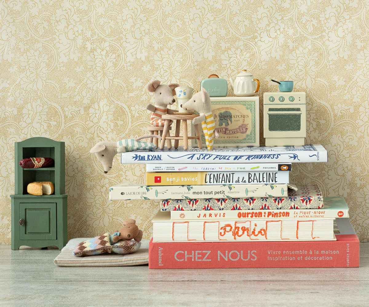 Maileg Corner Cabinet, Mouse - Dark Green | HONEYPIEKIDS