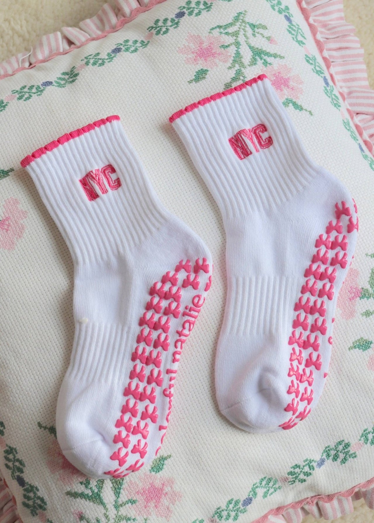 Colorful Natalie - NYC White and Pink Bow Grip Socks | HONEYPIEKIDS