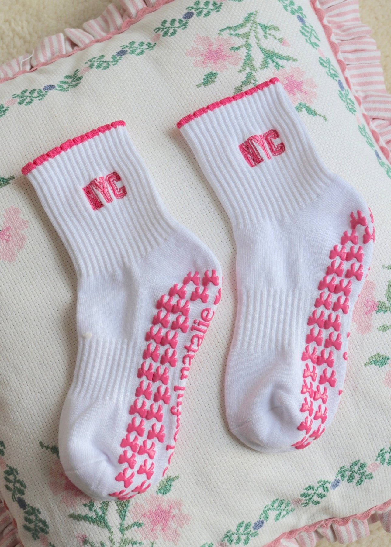 Colorful Natalie - NYC White and Pink Bow Grip Socks | HONEYPIEKIDS