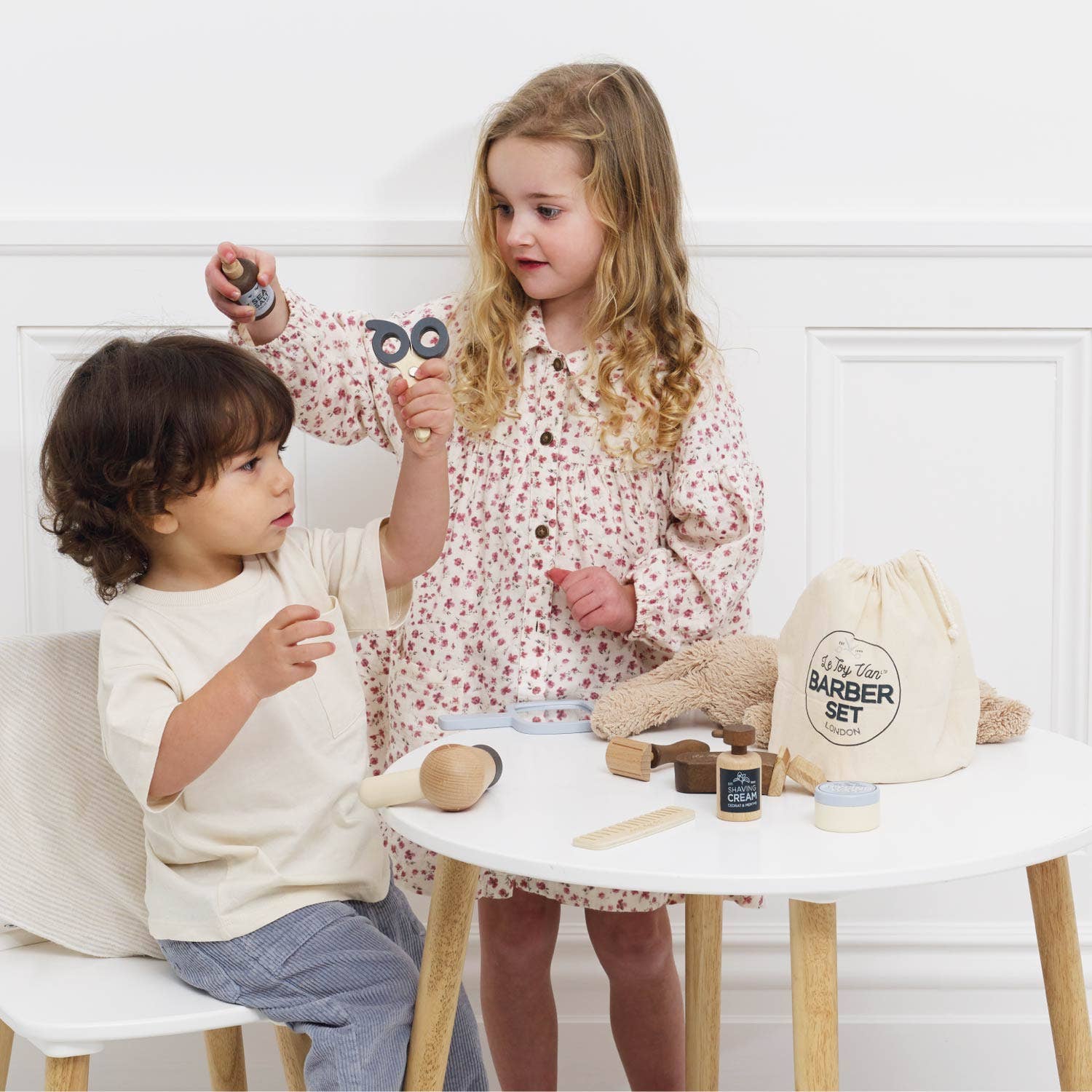 Le Toy Van Wooden Toy Barber Play Kit |
 HONEYPIEKIDS
