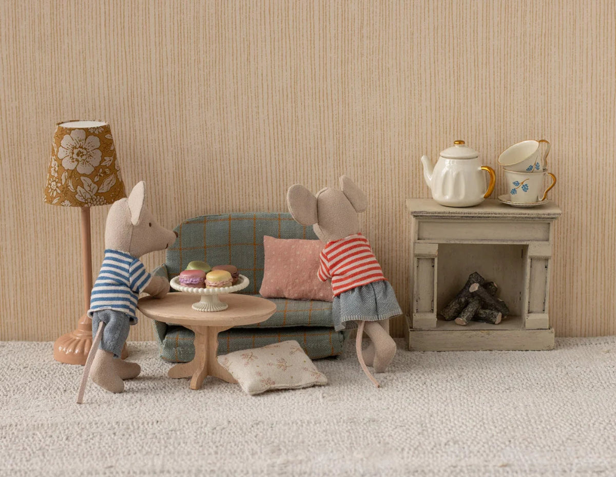 Maileg Oval Coffee Table, Mouse - Nature | HONEYPIEKIDS
