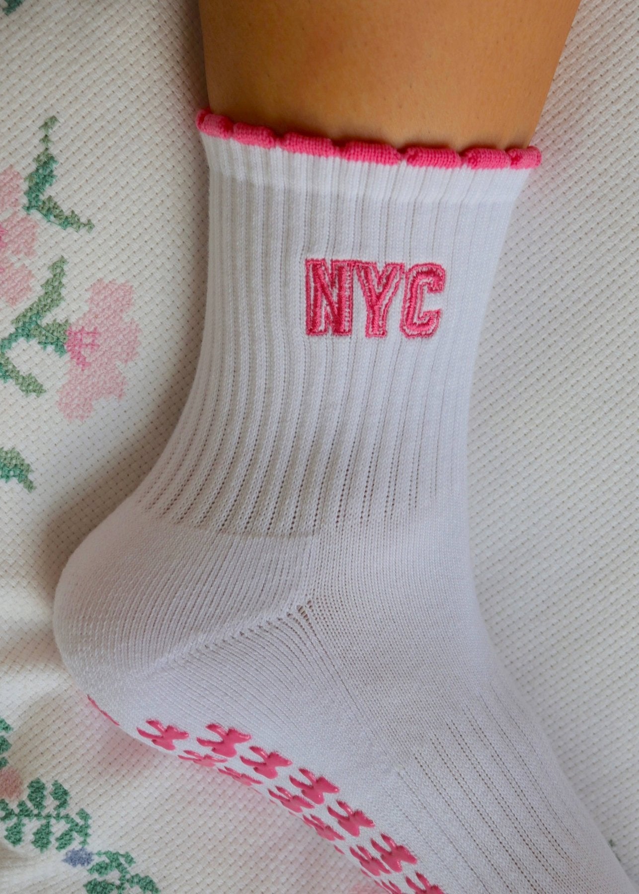 Colorful Natalie - NYC White and Pink Bow Grip Socks | HONEYPIEKIDS