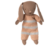 Maileg Bunny, Micro - Brown - Dusty Rose Knitted Suit — main view