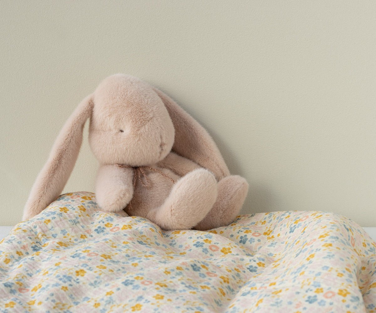 Maileg Bunny Plush, Small - Powder — detail