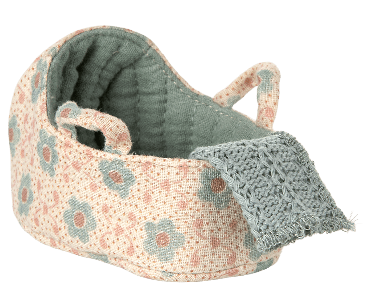Maileg Carry Cot, Baby Mouse - Blue | HONEYPIEKIDS 