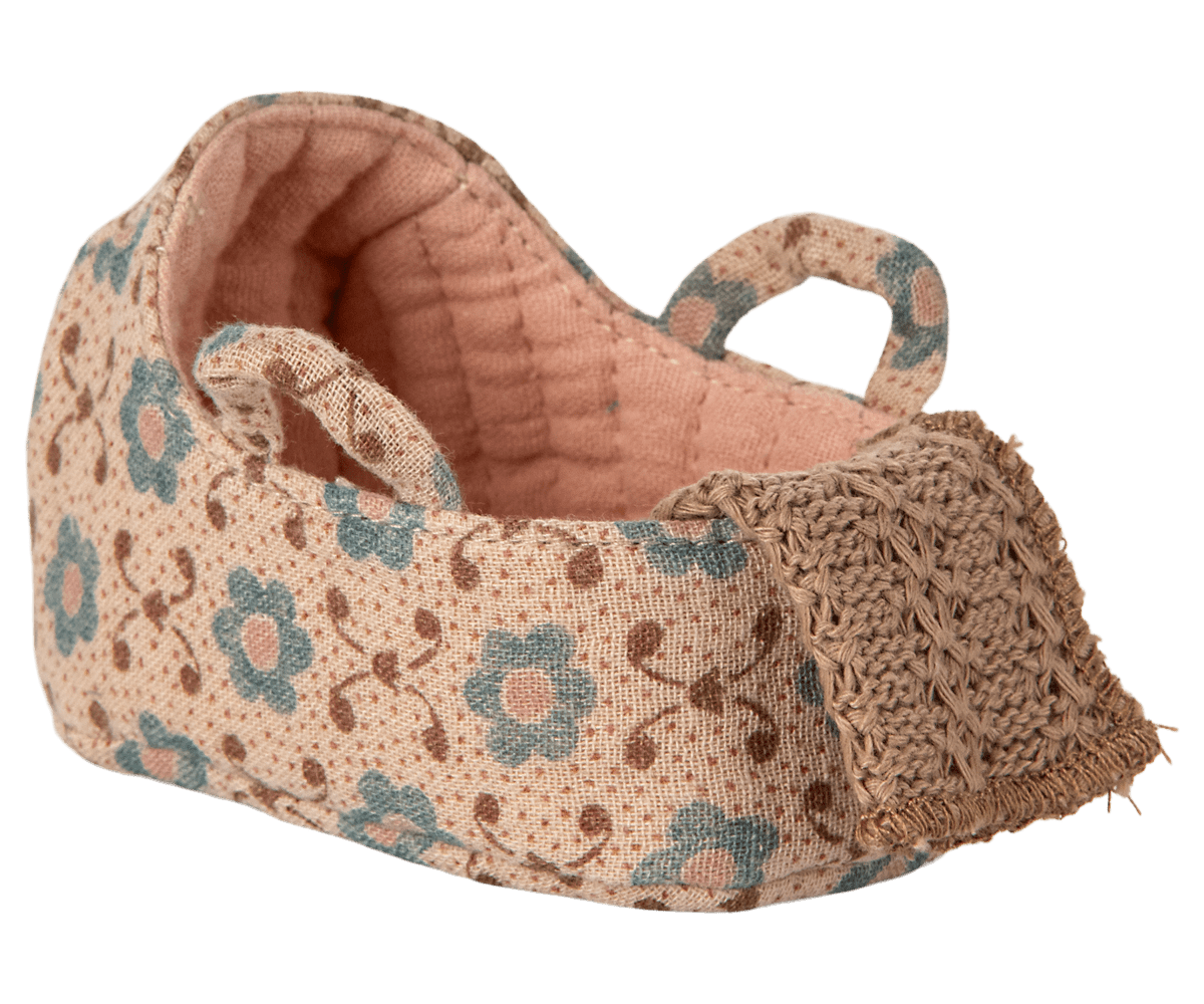 Maileg Carry Cot, Baby Mouse - Rose — main view