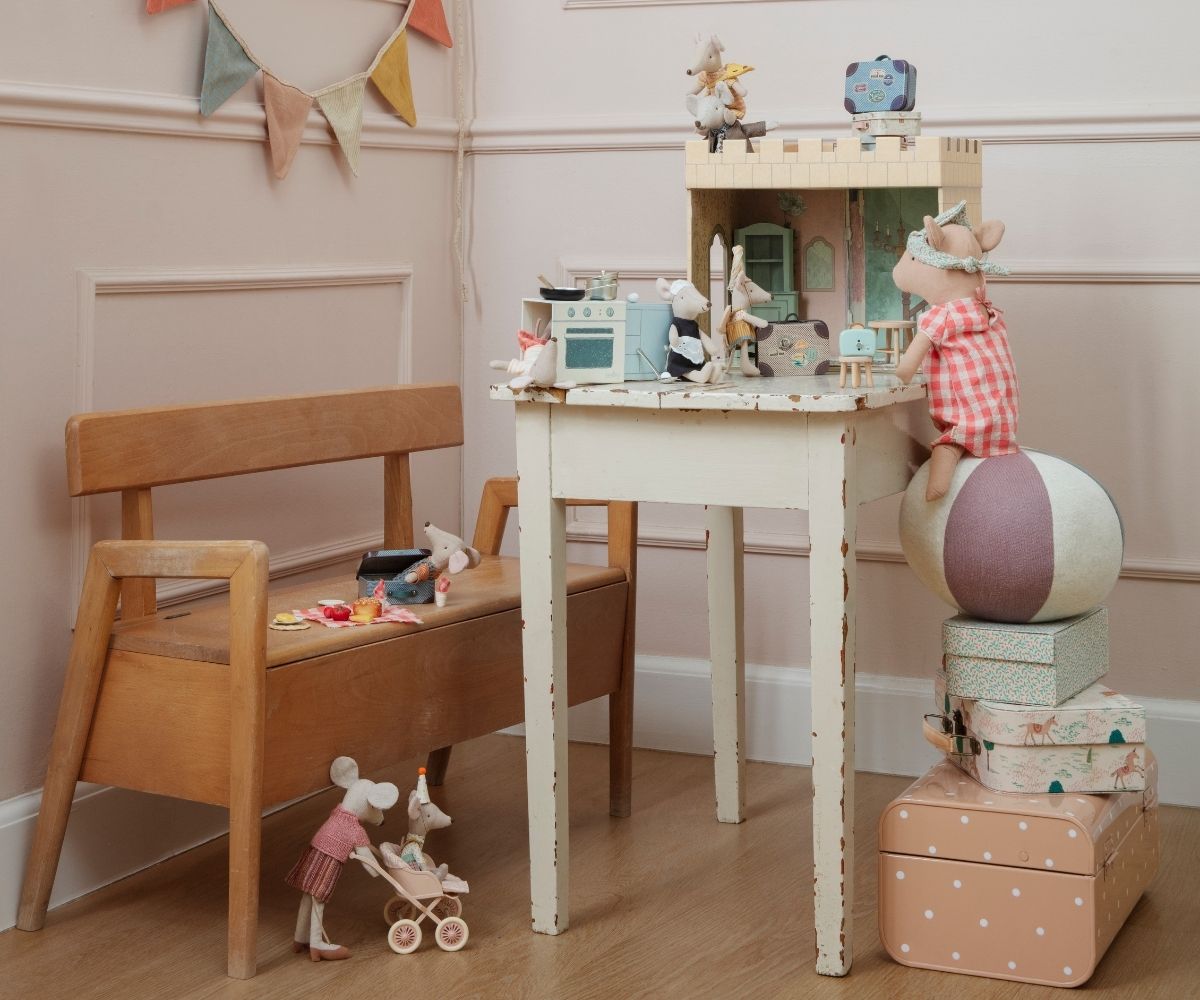Maileg Castle Hall, Mouse — in use