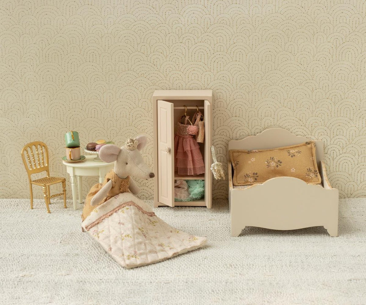 Maileg Chair, Mouse - Gold | HONEYPIEKIDS 