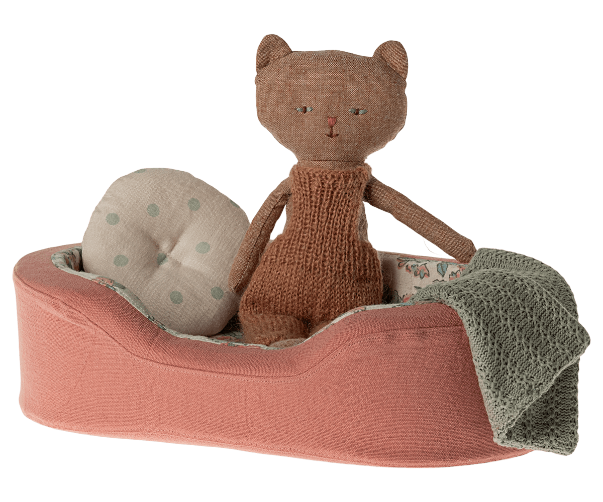 Maileg Cosy Basket, Small - Coral — in use