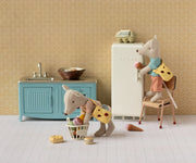 Maileg Kitchen, Mouse - Blue — in use