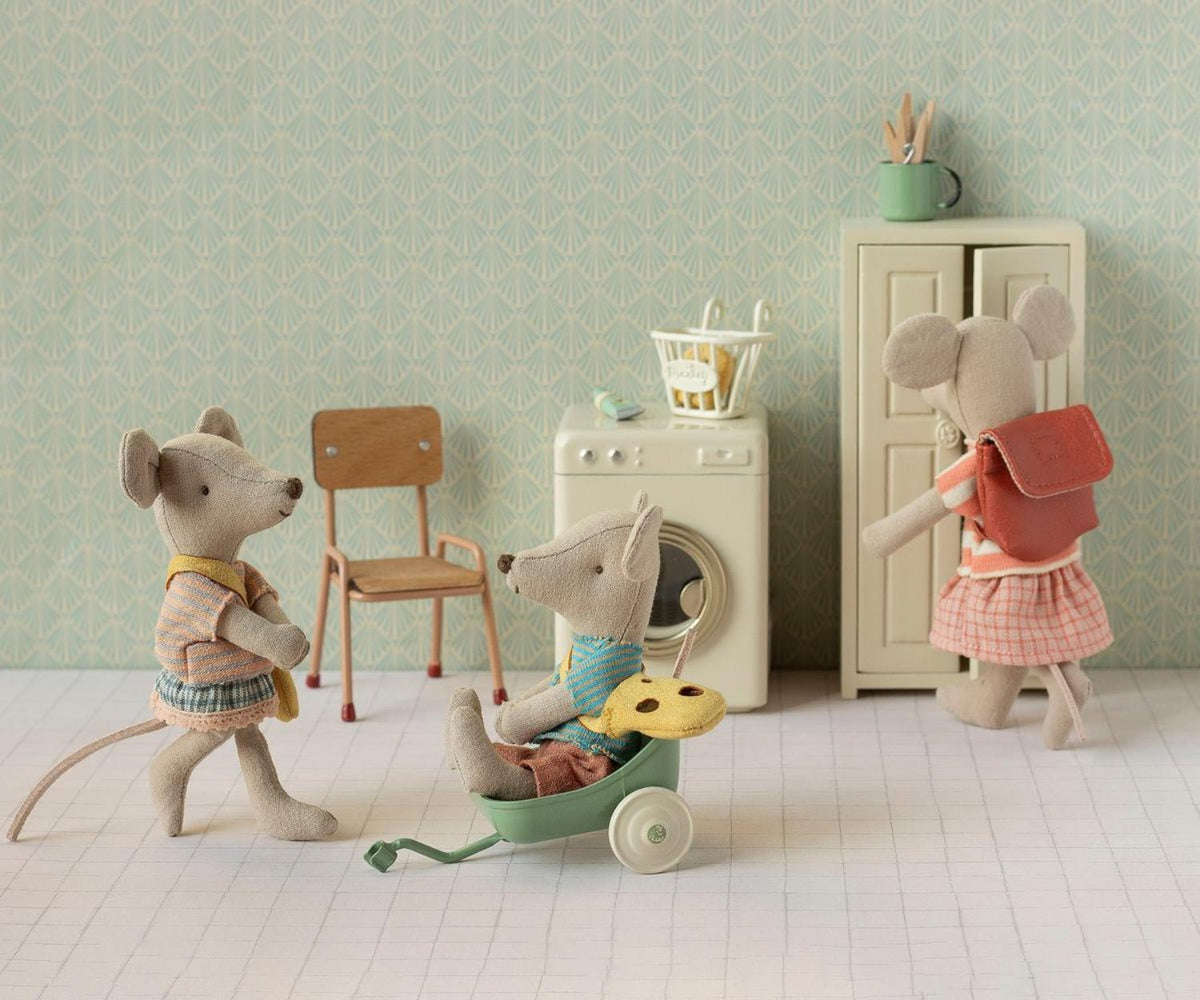 Maileg Little Sister Mouse with Bag | HONEYPIEKIDS
