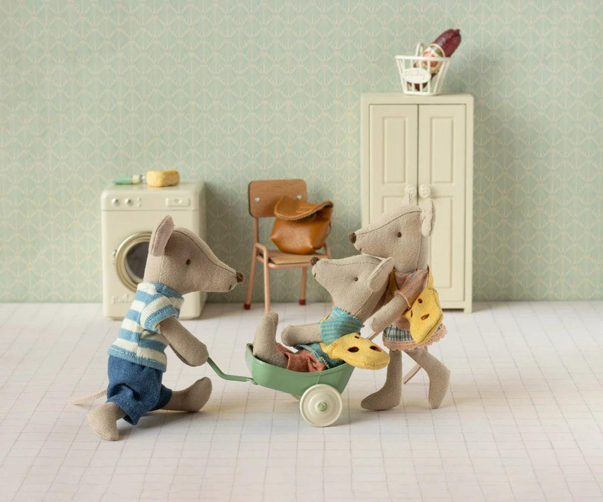 Maileg Little Sister Mouse with Bag | HONEYPIEKIDS