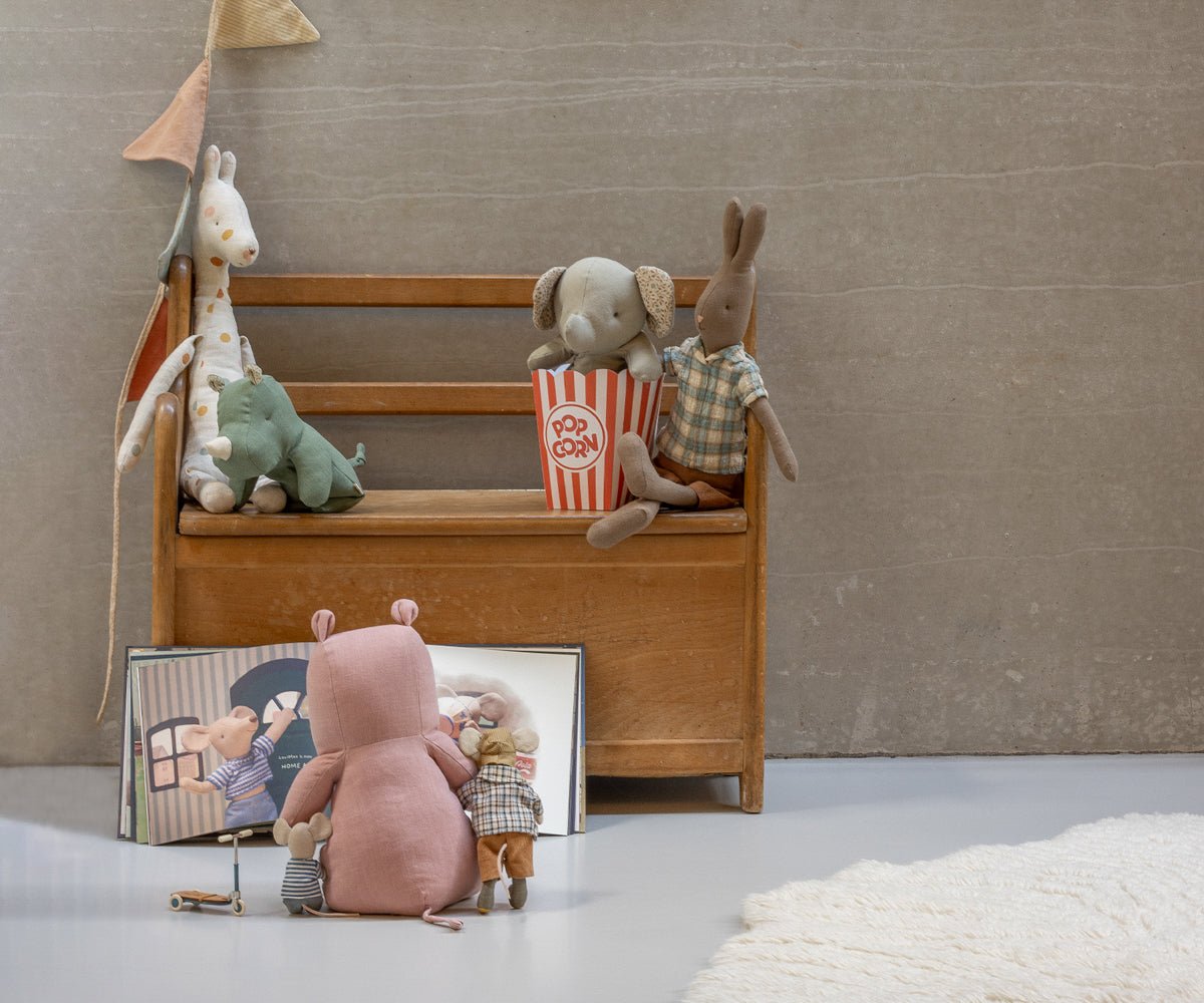 Maileg LouiMax Book - Dreams of Being an Adult — detail