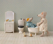 Maileg Mum & Dad Mice in Cigarbox — in use