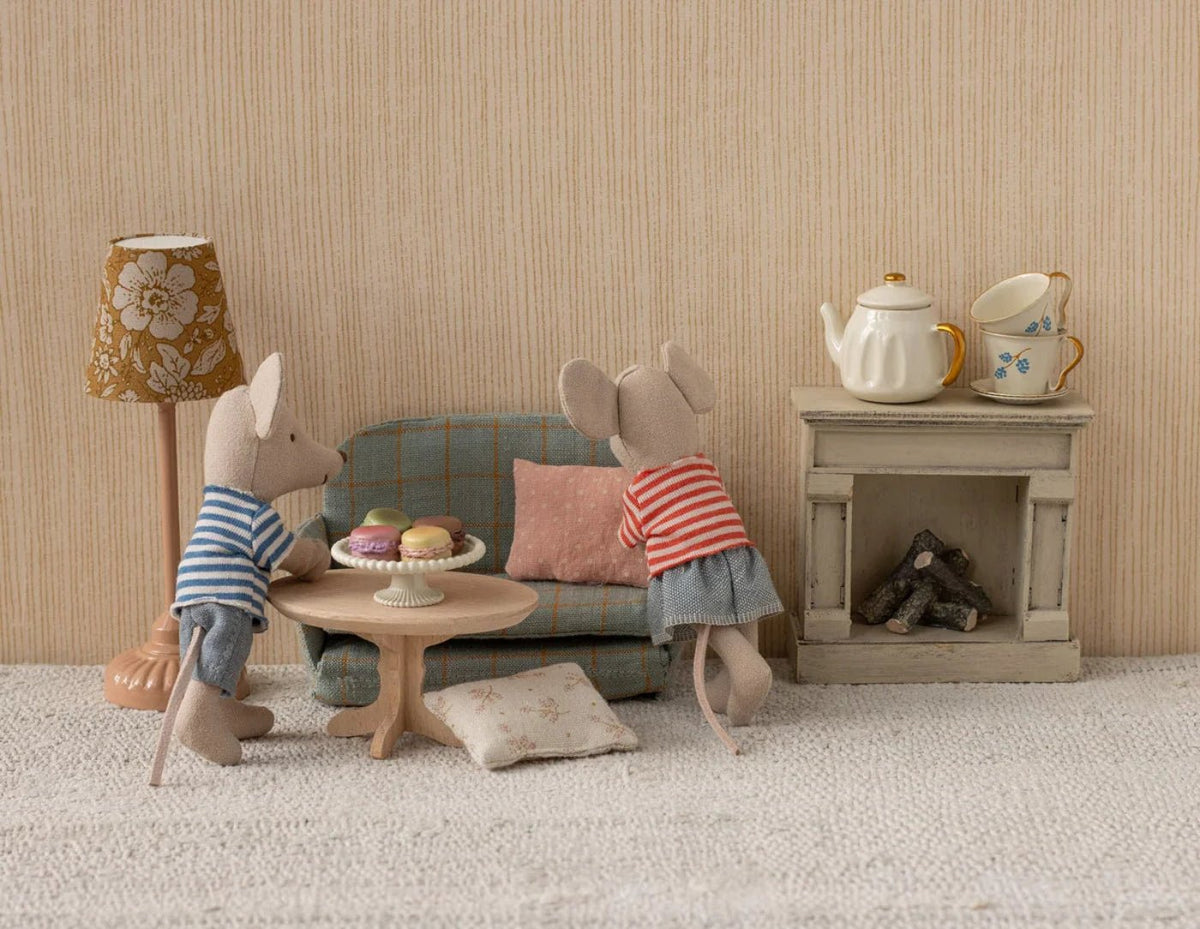 Maileg Oval Coffee Table, Mouse - Nature | HONEYPIEKIDS