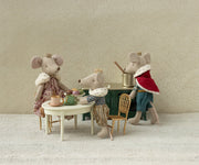 Maileg Vintage Dining Table, Mouse - Off White — detail