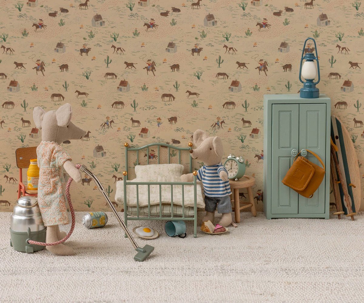 Maileg Vintage Single Bed, Mouse - Mint — detail