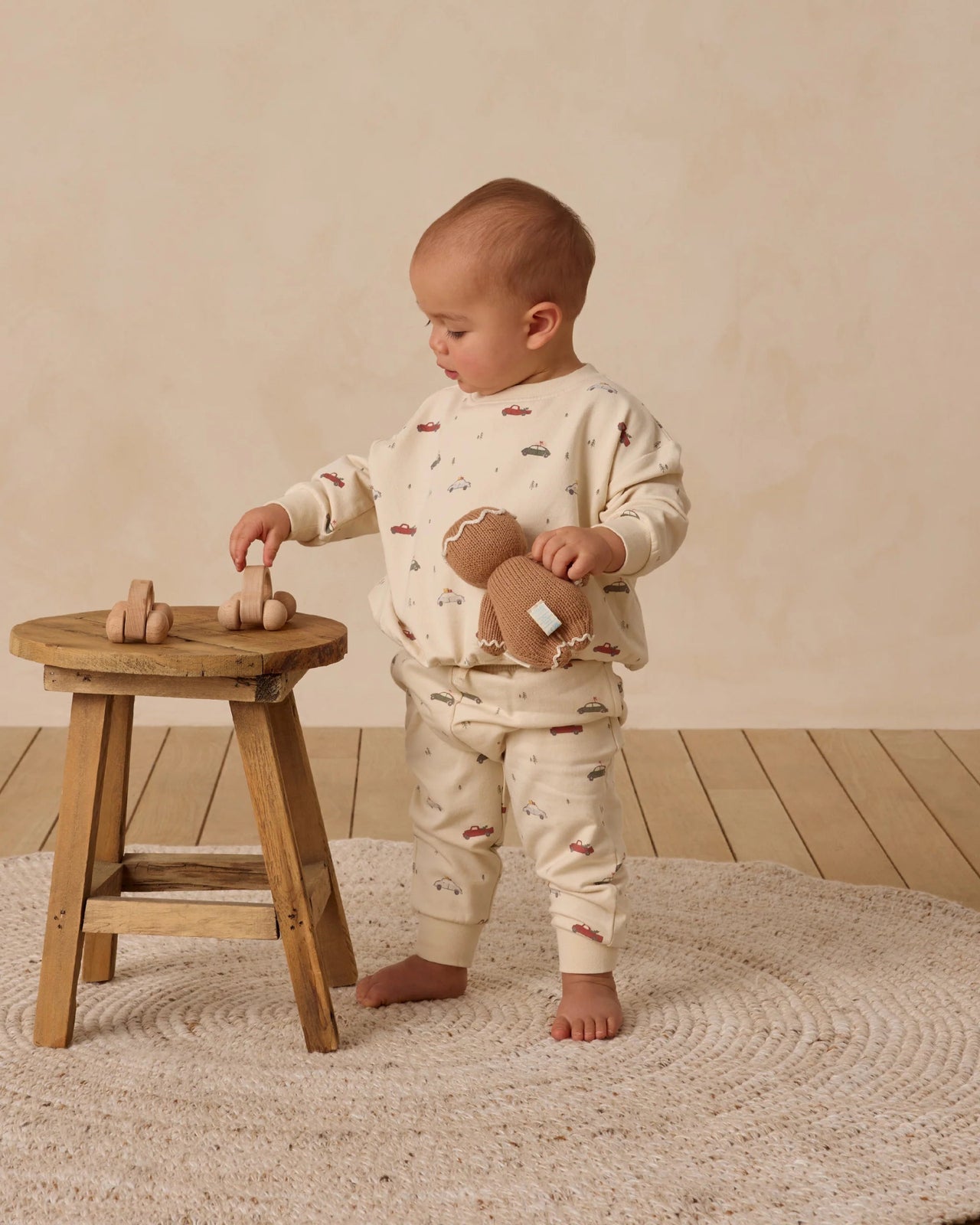 Quincy Mae Relaxed Fleece Sweatshirt and Pants Set - Holiday Cars