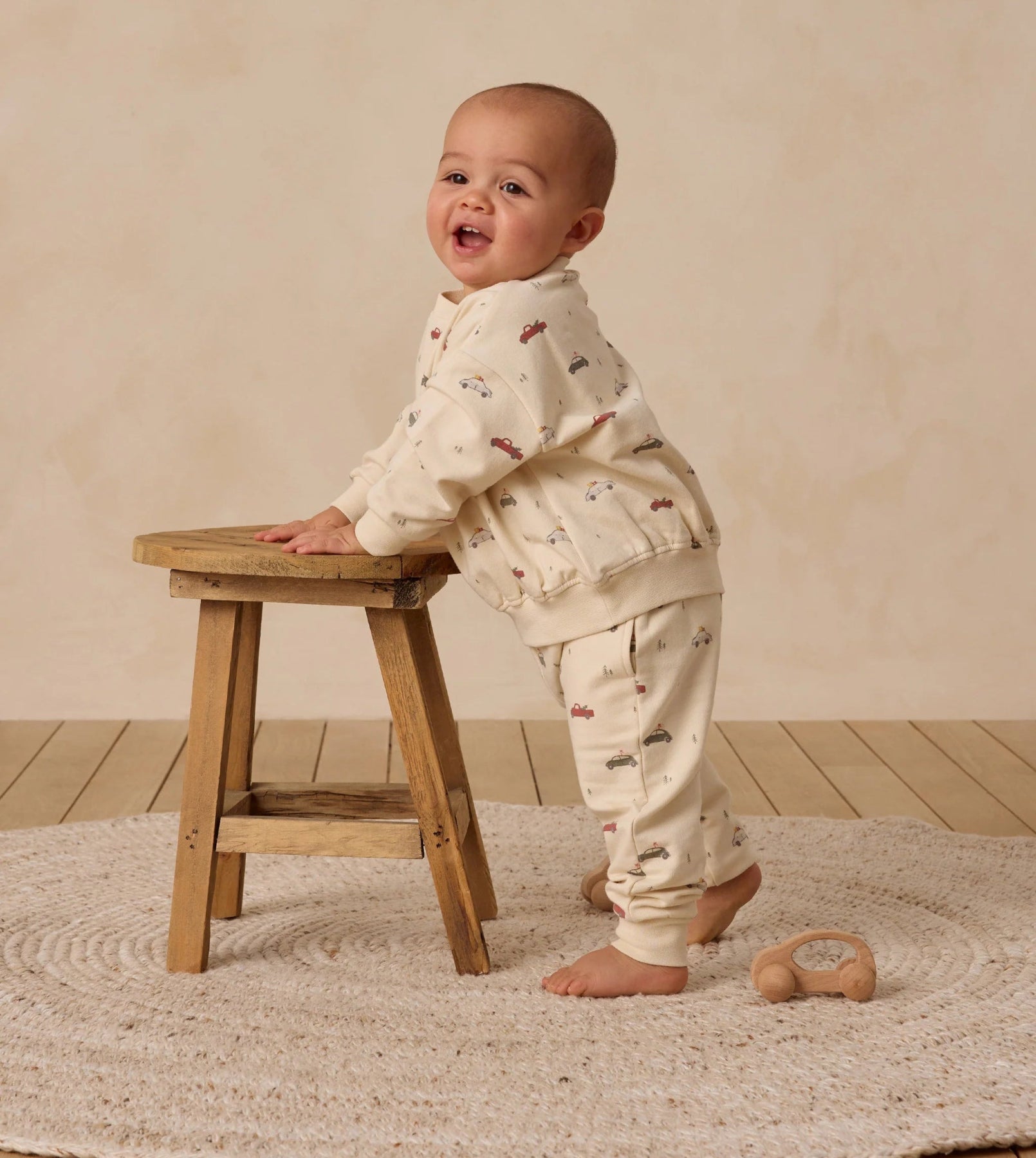 Quincy Mae Relaxed Fleece Sweatshirt and Pants Set - Holiday Cars | HONEYPIEKIDS