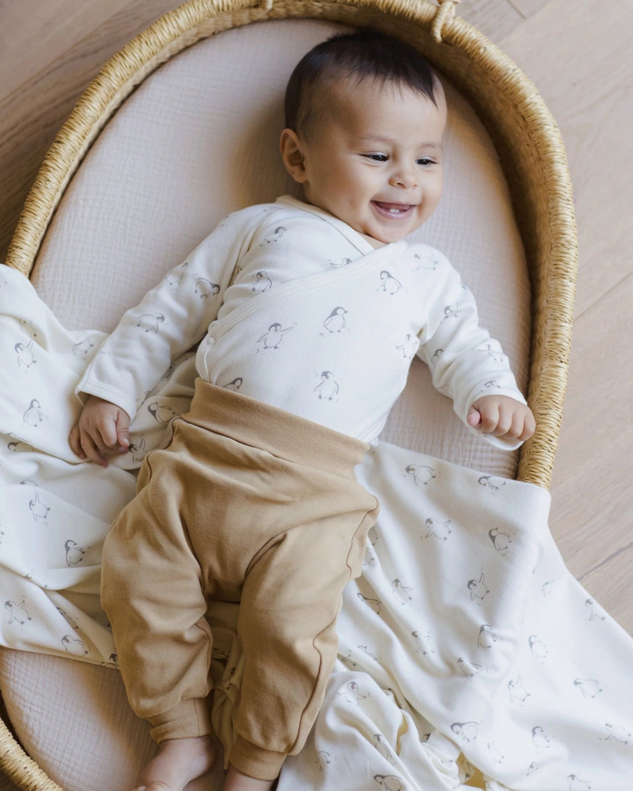 Quincy Mae Side Snap Bodysuit + Pant Set | Penguins | HONEYPIEKIDS