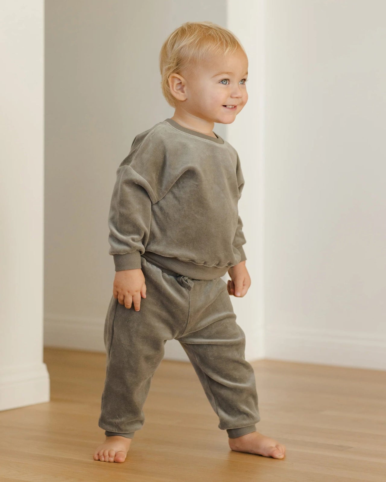 Quincy Mae Velour Relaxed Sweatshirt and Sweatpants Set - Forest | HONEYPIEKIDS