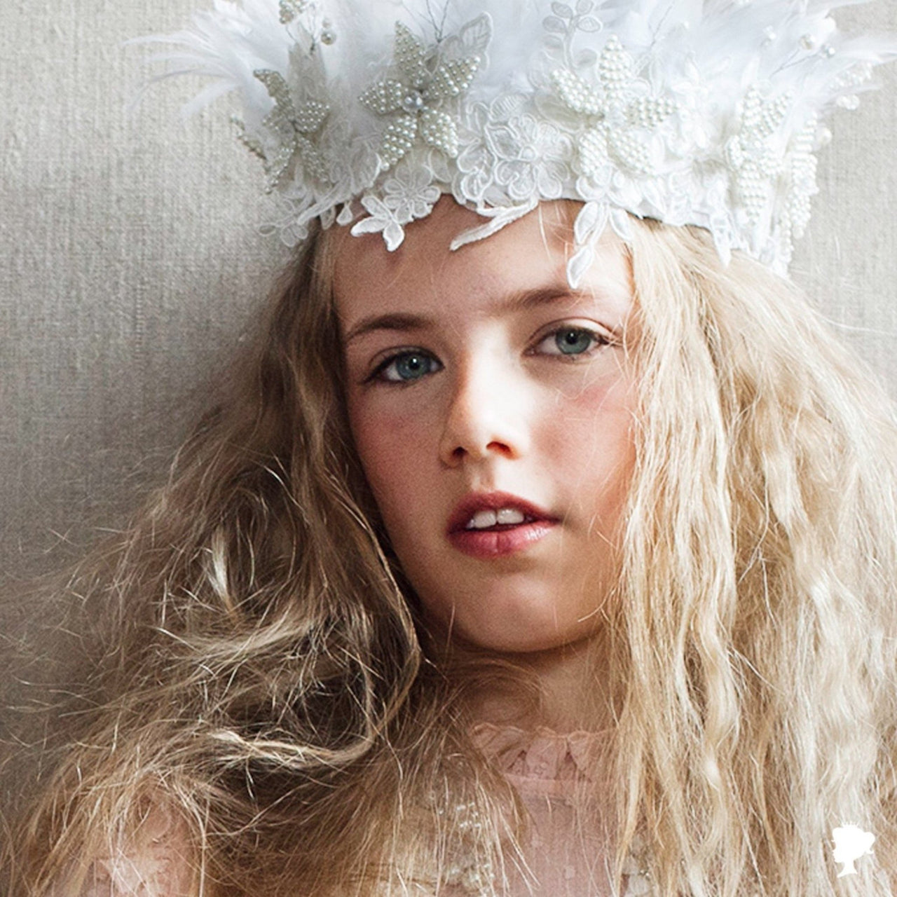 Sienna Likes To Party Girls The Queen Of The Kingdom Crown Garland In Pink Or White | HONEYPIEKIDS 