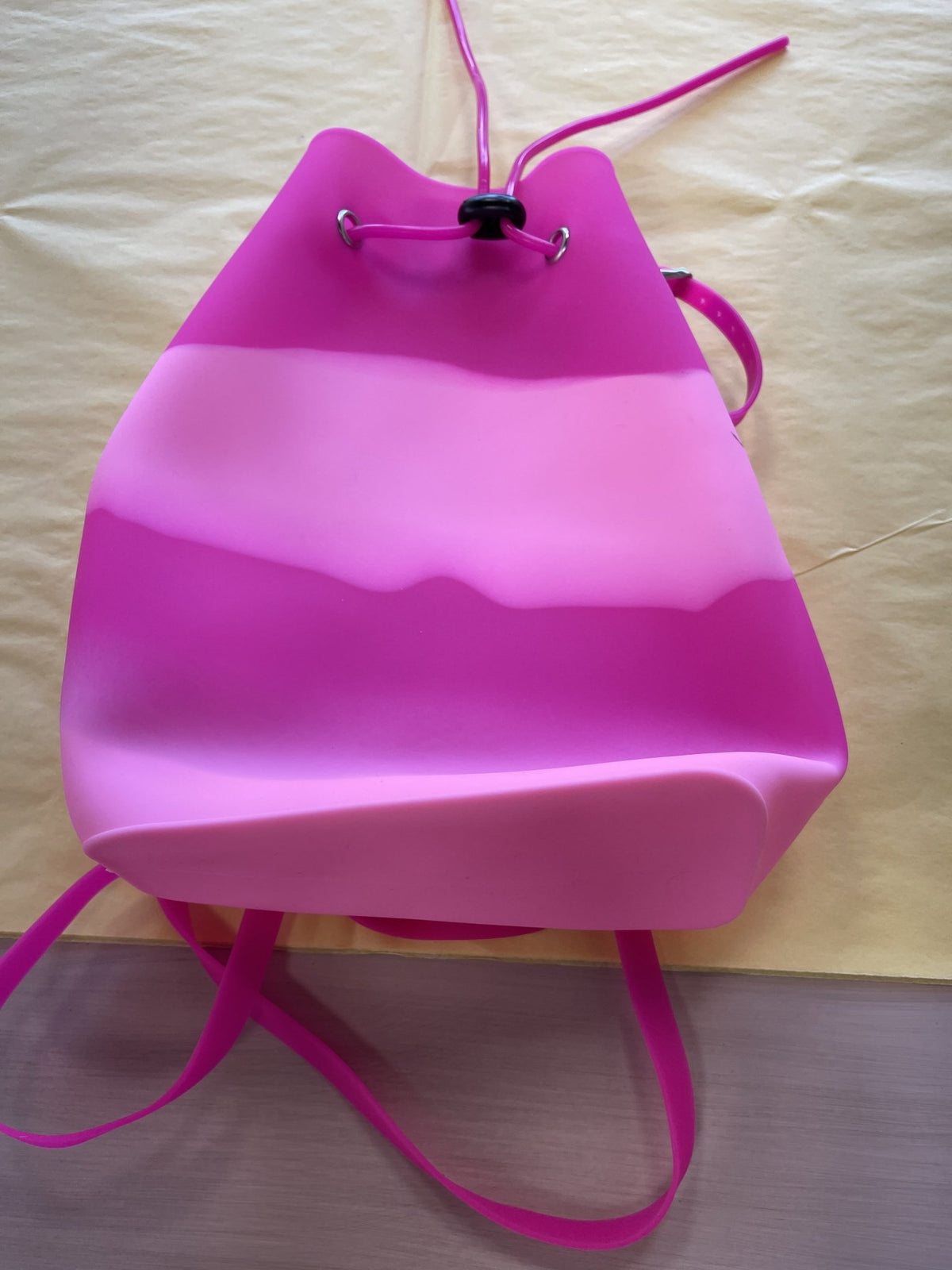 American Jewel Yummy Gummy Silicone Bucket Backpack fuschia pink New American Jewel Glow BBB – Layla main image 2
